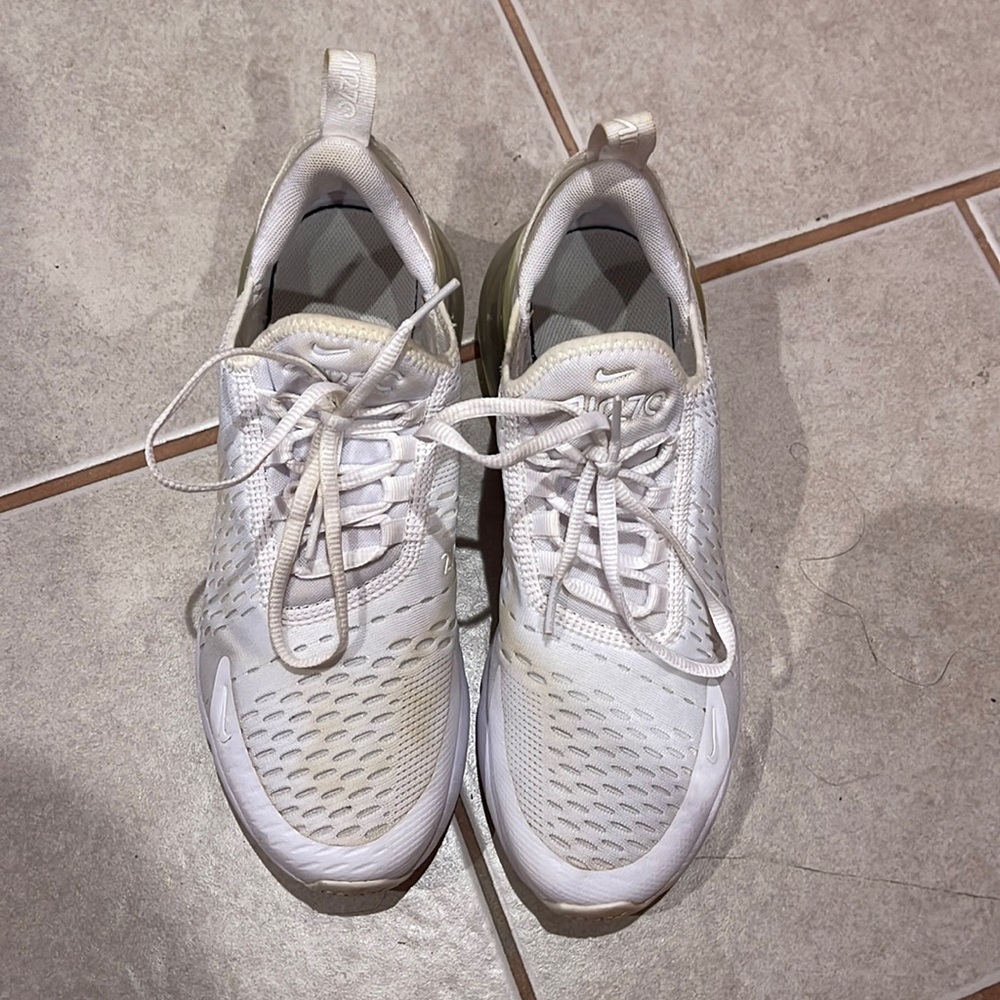 White air max 270’s